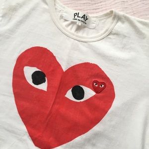 PLAY Comme des Garcons T-Shirt ♥️